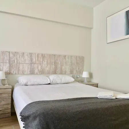 Guajara Modern * プエルト・デ・ラ・クルス